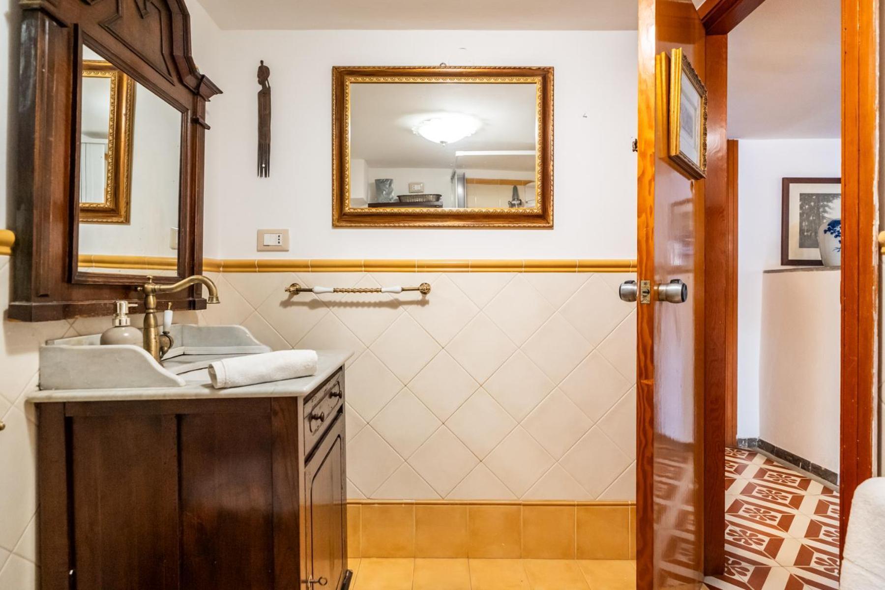 A Pochi Passi Dal Mare Apartment Mondello Bagian luar foto