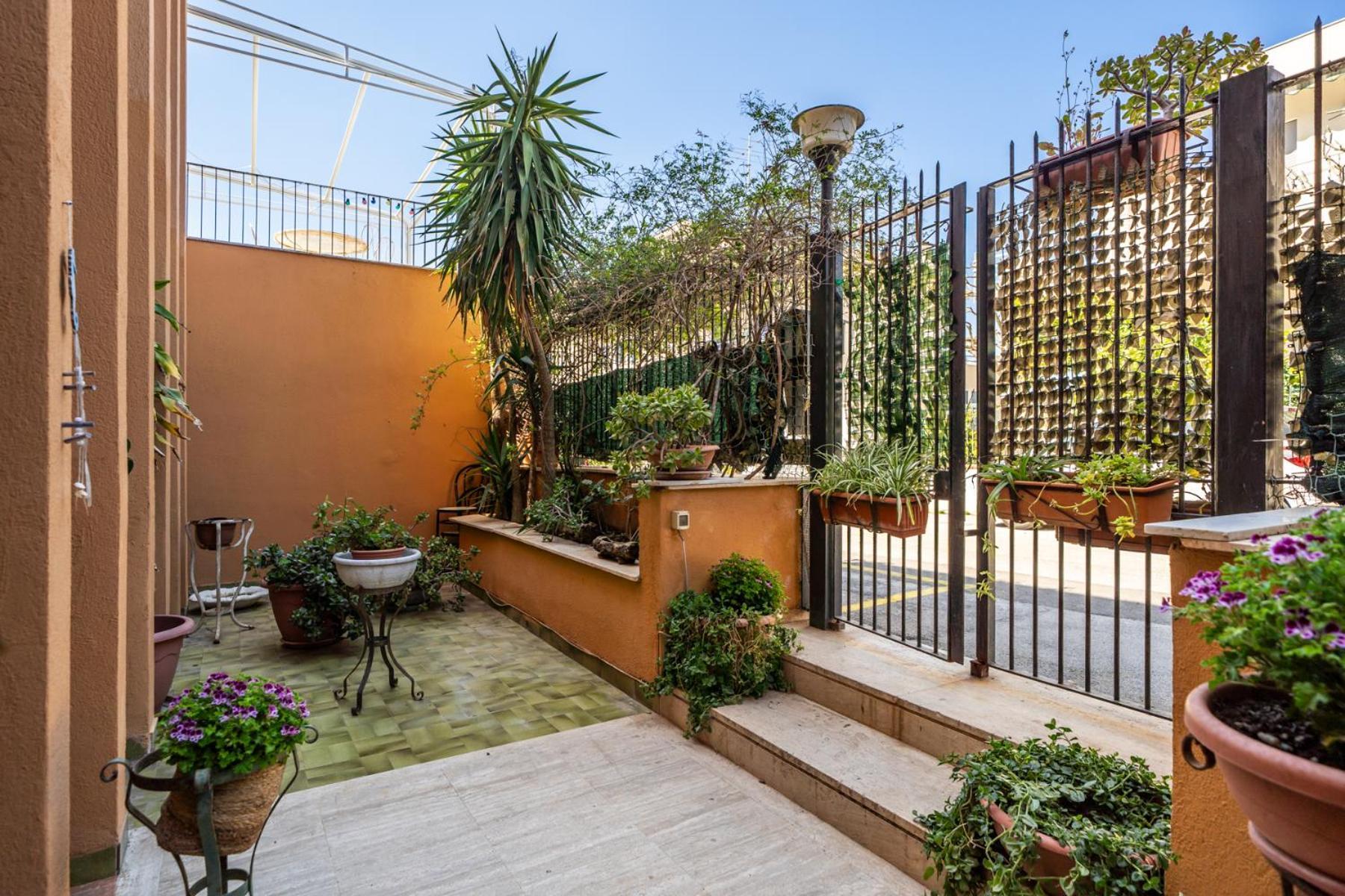 A Pochi Passi Dal Mare Apartment Mondello Bagian luar foto